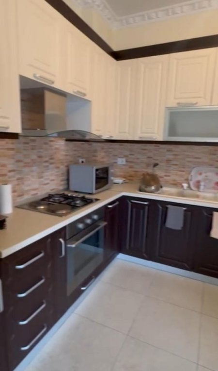 Vlore, jepet me qera apartament 1+1 Kati 11, 350 € 