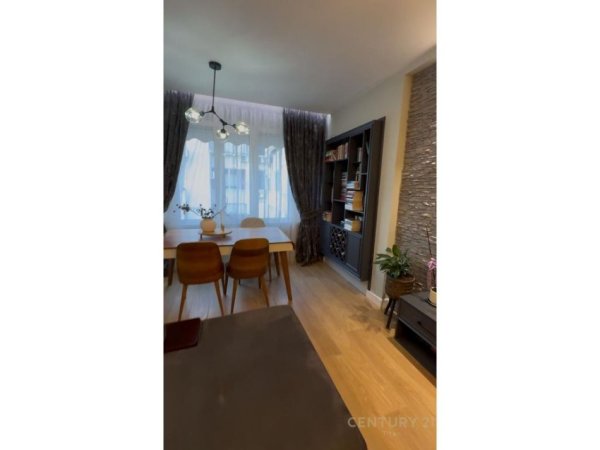 Tirane, shes apartament 2+1 Kati 4, 80 m² 211.000 € (Kopshti Botanik)
