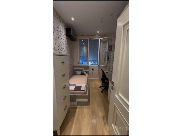 Tirane, shes apartament 2+1 Kati 4, 80 m² 211.000 € (Kopshti Botanik)