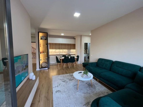 Tirane, shitet apartament 2+1+Aneks+Ballkon Kati 2, 108 m² 275.000 € (Liqeni i thate)