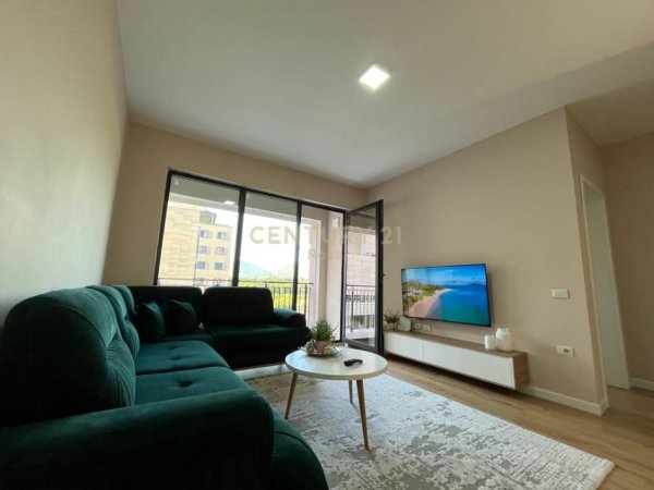 Tirane, shitet apartament 2+1+Aneks+Ballkon Kati 2, 108 m² 275.000 € (Liqeni i thate)
