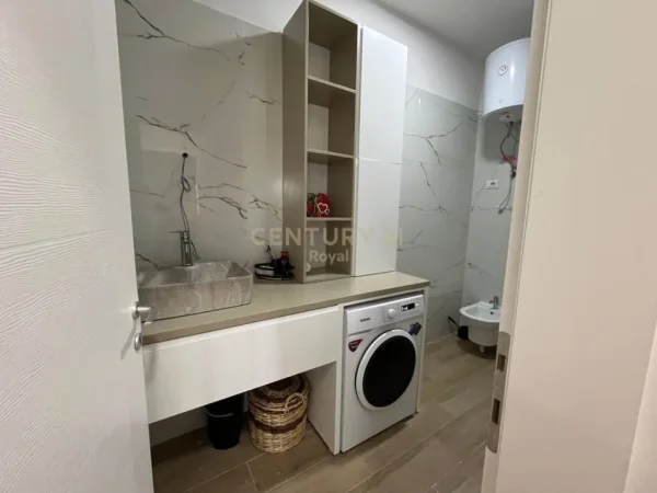 Tirane, shitet apartament 2+1+Aneks+Ballkon Kati 2, 108 m² 275.000 € (Liqeni i thate)