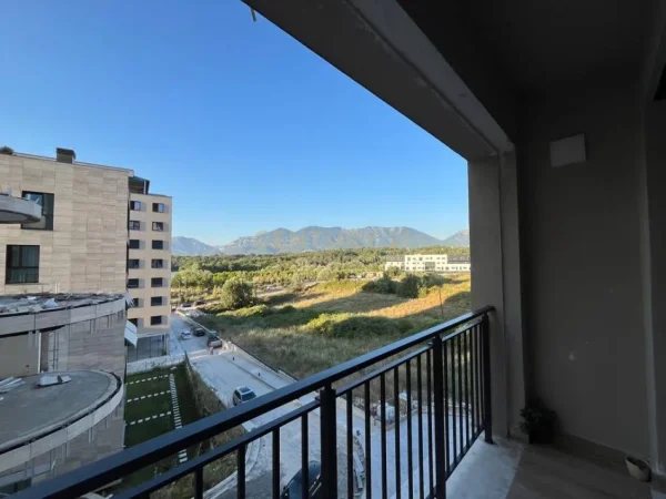 Tirane, shitet apartament 2+1+Aneks+Ballkon Kati 2, 108 m² 275.000 € (Liqeni i thate)