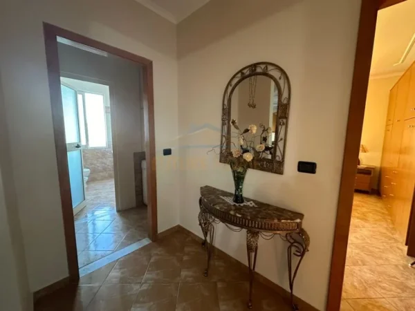 Elbasan, shitet apartament 2+1 Kati 5, 110.000 € 