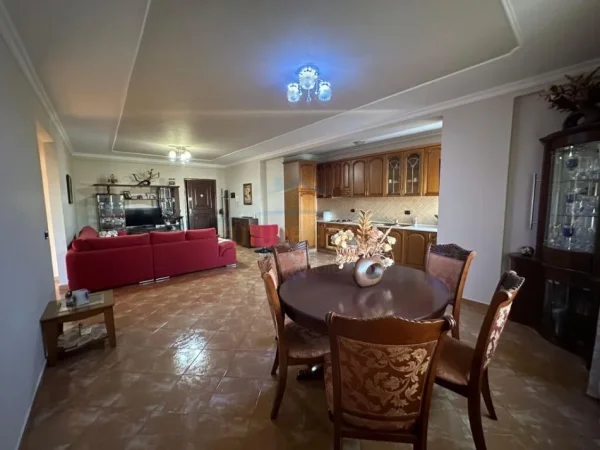 Elbasan, shitet apartament 2+1 Kati 5, 110.000 € 