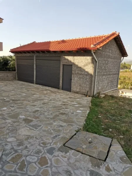 Tirane, shitet Vile 3+1+Ballkon Kati 2, 251 m² 250.000 € (Rruga Myslym Keta Kafe Rremes)