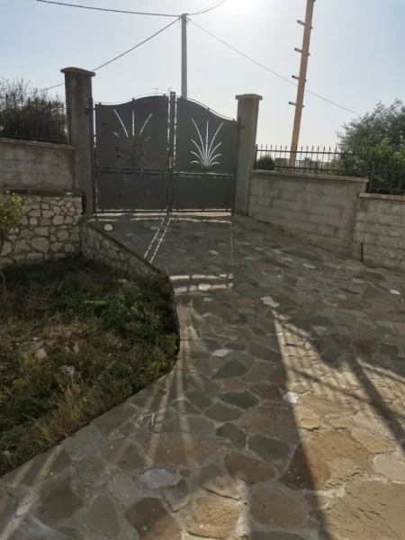 Tirane, shitet Vile 3+1+Ballkon Kati 2, 251 m² 250.000 € (Rruga Myslym Keta Kafe Rremes)