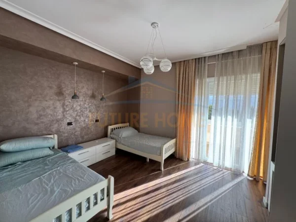 Kavaje, shitet 3+1 Kati 8, 151 m² 175.000 € 