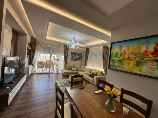 Kavaje, shitet 3+1 Kati 8, 151 m² 175.000 € 