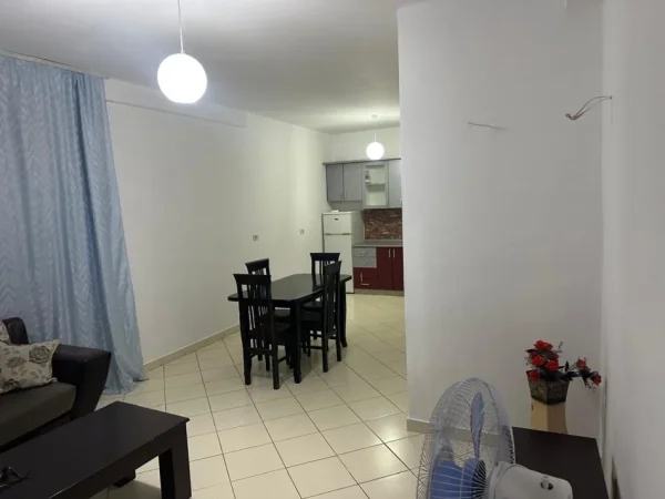 Tirane, jepet me qera apartament 2+1 Kati 9, 120 m² 500 € 