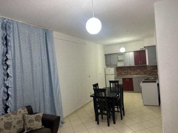 Tirane, jepet me qera apartament 2+1 Kati 9, 120 m² 500 € 