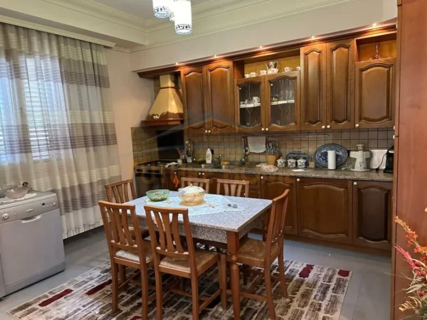 Shqiperi, shitet 3+1+Aneks+Ballkon Kati 1, 771 m² 260.000 € 