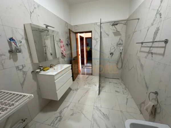 Shqiperi, shitet 3+1+Aneks+Ballkon Kati 1, 771 m² 260.000 € 