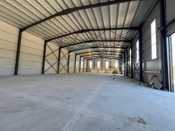 Tirane, jepet me qera ambjent biznesi , 2.200 m² 9.500 € (Rruga e Arbrit)