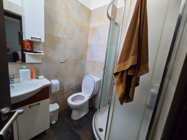 Fier, jepet me qera apartament+verande | Penthouse 3+1 , 205 m² 500 € 