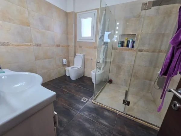Fier, jepet me qera apartament+verande | Penthouse 3+1 , 205 m² 500 € 