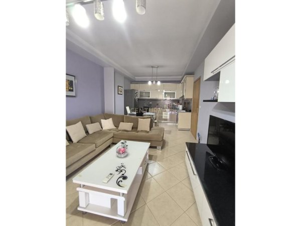 Tirane, jap me qera apartament 2+1 Kati 10, 102 m² 500 € (Astir)