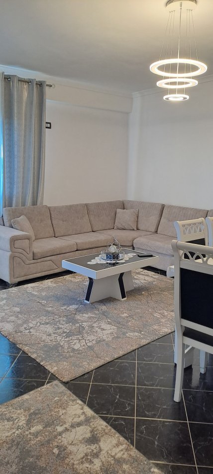 Fier, shitet apartament 1+1 Kati 4, 60 m²