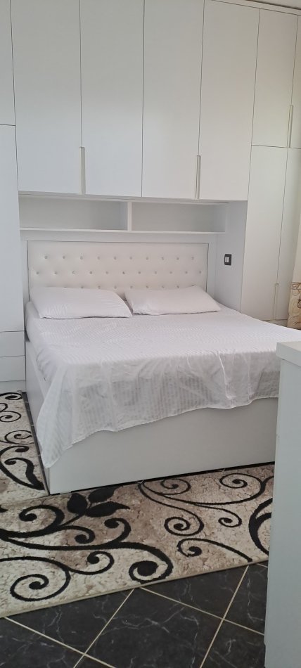 Fier, shitet apartament 1+1 Kati 4, 60 m²