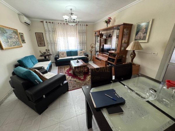 Tirane, shitet apartament 2+1 Kati 5, 135.000 € (Rruga e Dibrës, pranë gjimnazit Partizani)