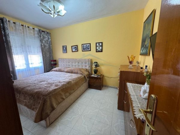 Tirane, shitet apartament 2+1 Kati 5, 135.000 € (Rruga e Dibrës, pranë gjimnazit Partizani)