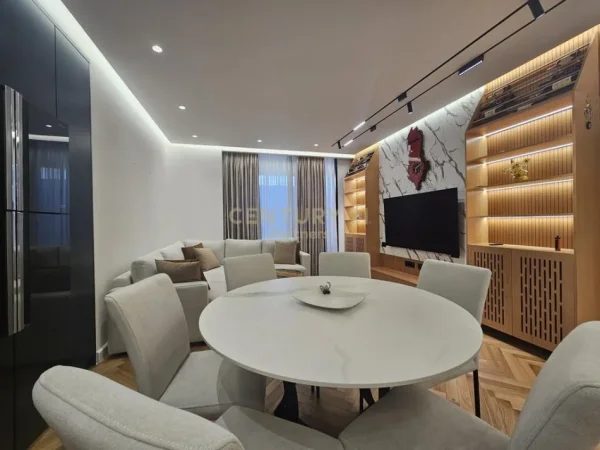 Tirane, jepet me qera apartament 2+1 Kati 6, 105 m² 1.000 € (Astir)