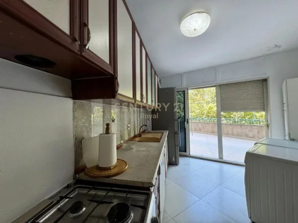 Tirane, shitet apartament 2+1+Ballkon Kati 1, 120 m² 160.000 € (RRUGEN DRITAN HOXHA)