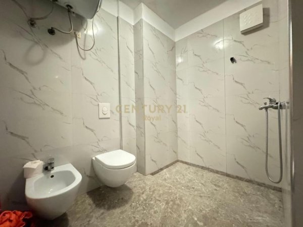 Tirane, shitet apartament 2+1+Ballkon Kati 1, 120 m² 160.000 € (RRUGEN DRITAN HOXHA)