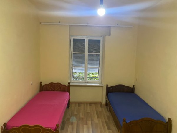 Tirane, jepet me qera 2+1+Ballkon , 