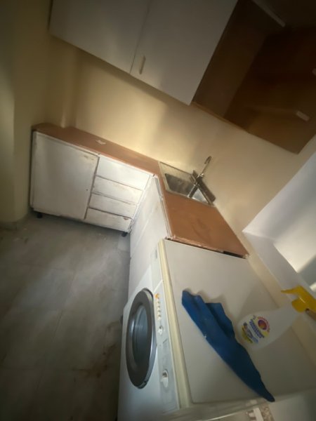 Tirane, jepet me qera 2+1+Ballkon , 