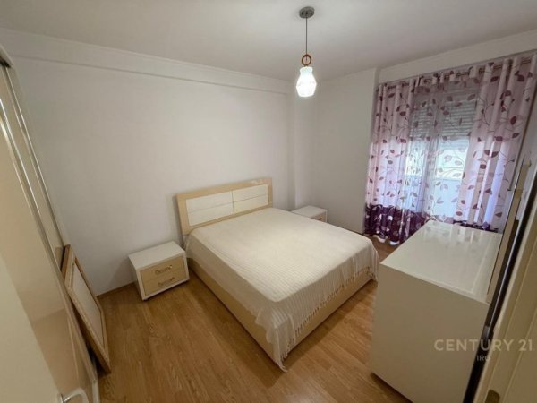 Tirane, shitet apartament 2+1+Ballkon Kati 8, 106 m² 175.000 € (Ali Demi)