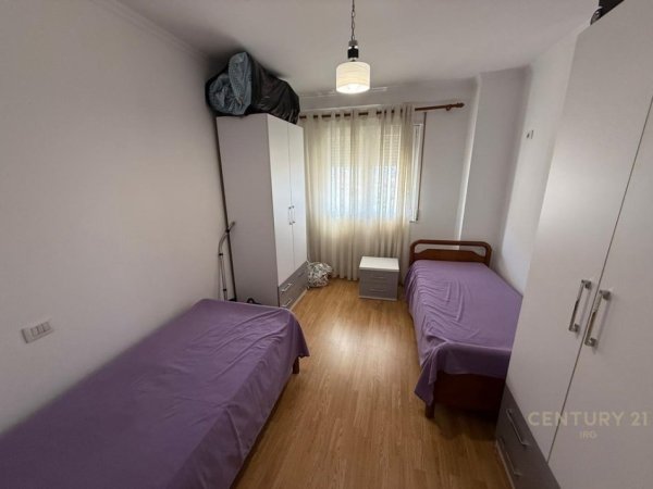 Tirane, shitet apartament 2+1+Ballkon Kati 8, 106 m² 175.000 € (Ali Demi)