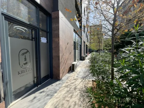 Tirane, shitet ambjent biznesi , 22 m² (Rruga Barrikadave)