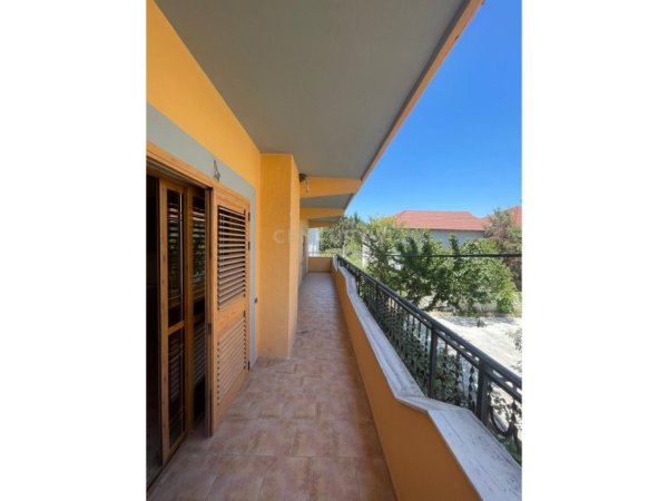 Tirane, jepet me qera Vile 3 Katshe Kati 3, 189 m² 1.800 € (Vaqarr)