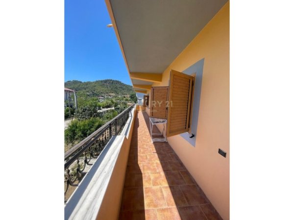 Tirane, jepet me qera Vile 3 Katshe Kati 3, 189 m² 1.800 € (Vaqarr)