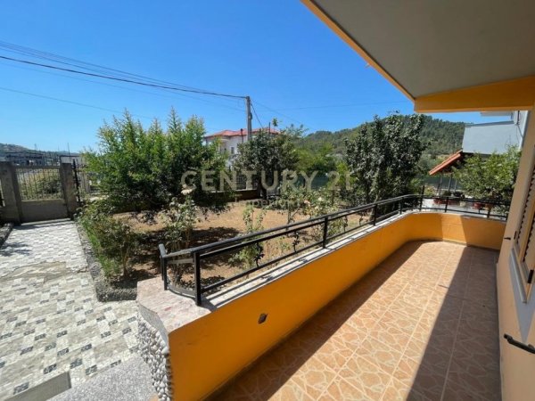 Tirane, jepet me qera Vile 3 Katshe Kati 3, 189 m² 1.800 € (Vaqarr)