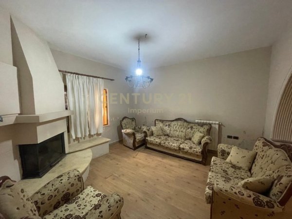 Tirane, jepet me qera Vile 3 Katshe Kati 3, 189 m² 1.800 € (Vaqarr)