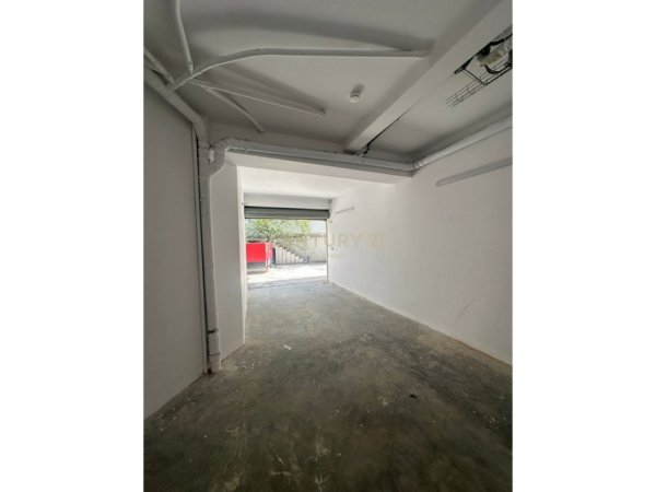 Tirane, jepet me qera Vile 3 Katshe Kati 5, 10.000 € (Vilat Gjermane)