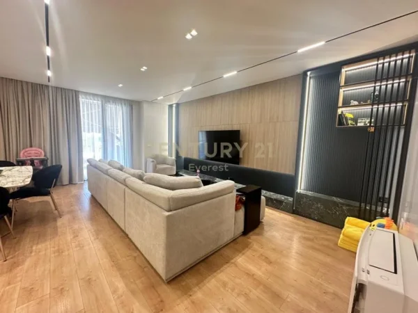 Tirane, shitet apartament 2+1 Kati 2, 133 m² 400.000 € (VET HOSPITAL)