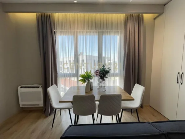 Tirane, jepet me qera apartament 2+1 Kati 11, 87 m² 800 € (ARLIS FARMACIA 10!!)