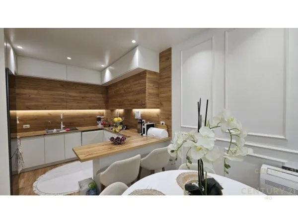 Tirane, shitet apartament 2+1 Kati 2, 118 m² 256.000 € (Rezidenca "Oasis", Unaza E Re!)