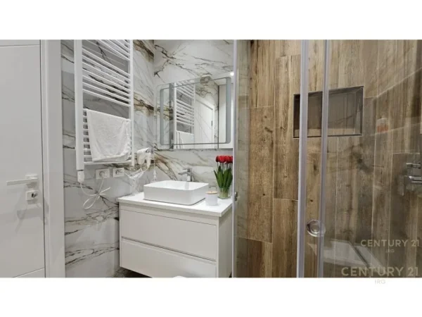 Tirane, shitet apartament 2+1 Kati 2, 118 m² 256.000 € (Rezidenca "Oasis", Unaza E Re!)