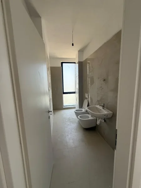 Tirane, shitet apartament 2+1+Ballkon Kati 4, 98 m² 187.000 € (Rruga Petrela Bulevardi Ri)