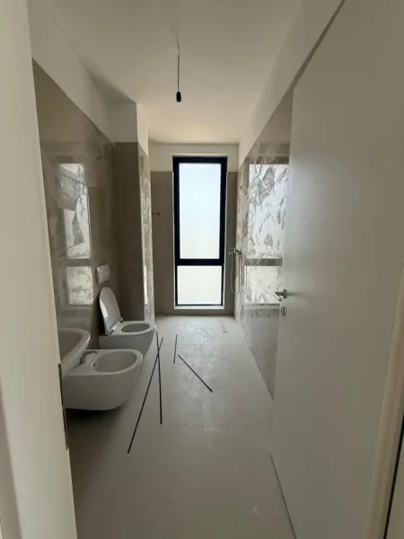 Tirane, shitet apartament 2+1+Ballkon Kati 4, 98 m² 187.000 € (Rruga Petrela Bulevardi Ri)