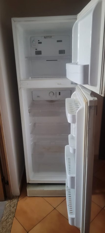 FRIGORIFER LG 230LITRA 99MIJ OKAZION PAK DITE