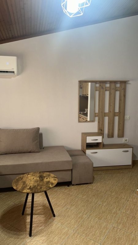 Tirane, jap me qera apartament 1+1 Kati 3, 70 m² 400 € 