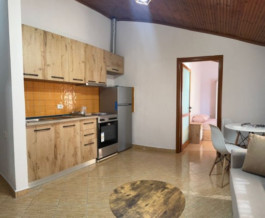 Tirane, jap me qera apartament 1+1 Kati 3, 70 m² 400 € 