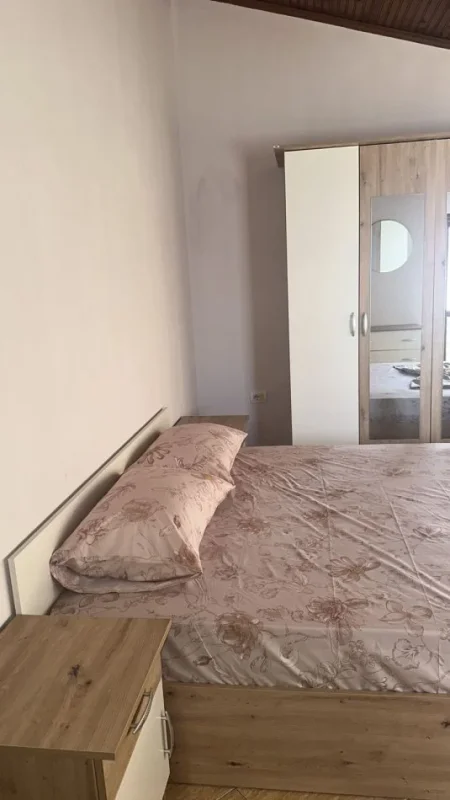 Tirane, jap me qera apartament 1+1 Kati 3, 70 m² 400 € 