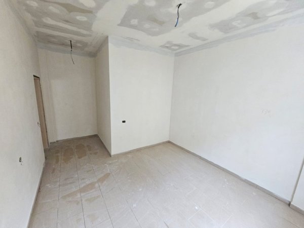 Shkembi Kavajes, shitet apartament 1+1+Aneks Kati 1, 54 m² 50.000 € 