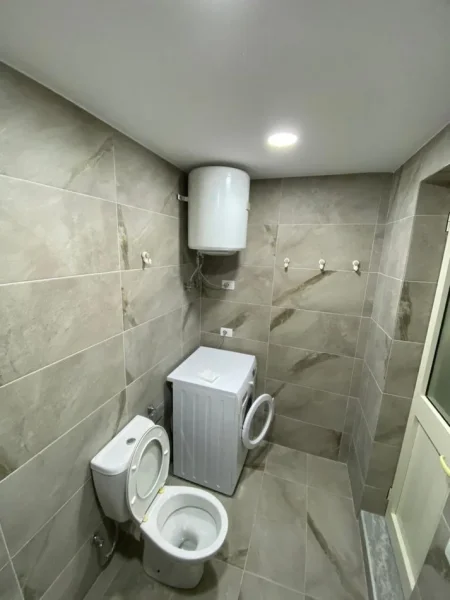 Tirane, jepet me qera apartament 1+1 Kati 1, 20 m² 210 € (Rruga"Haxhi Aliaj")